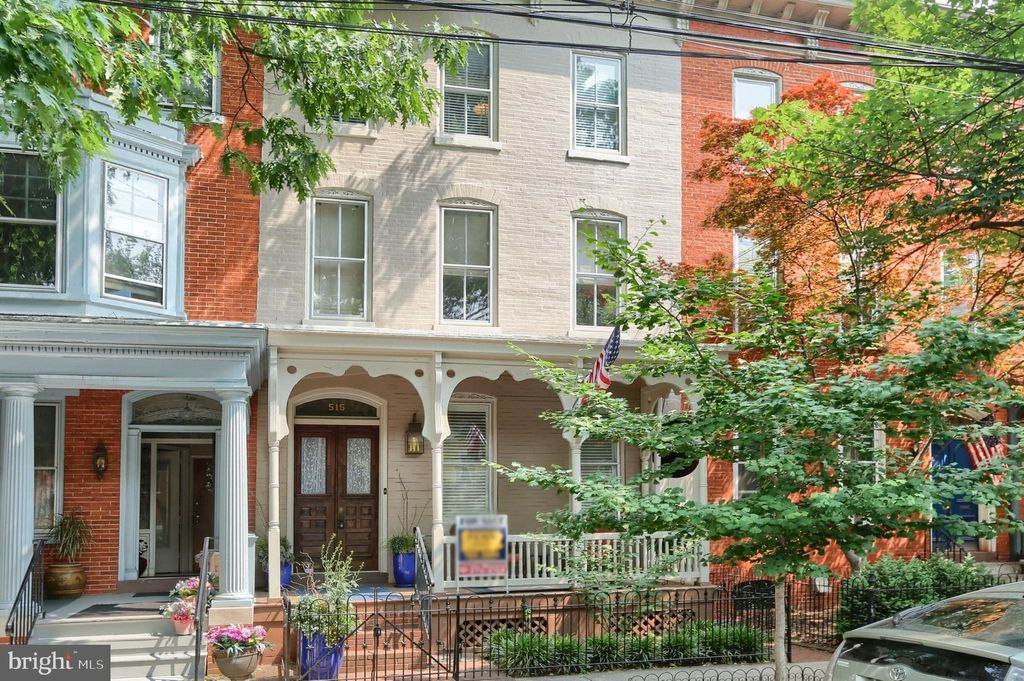 Photo of 515 W CHESTNUT ST, LANCASTER, PA 17603 (MLS # PALA2035724)