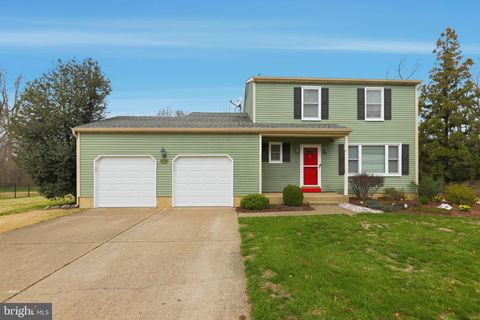 Photo of 26 Tall Timber Lane, BURLINGTON, NJ 08016 (MLS # NJBL2108340)