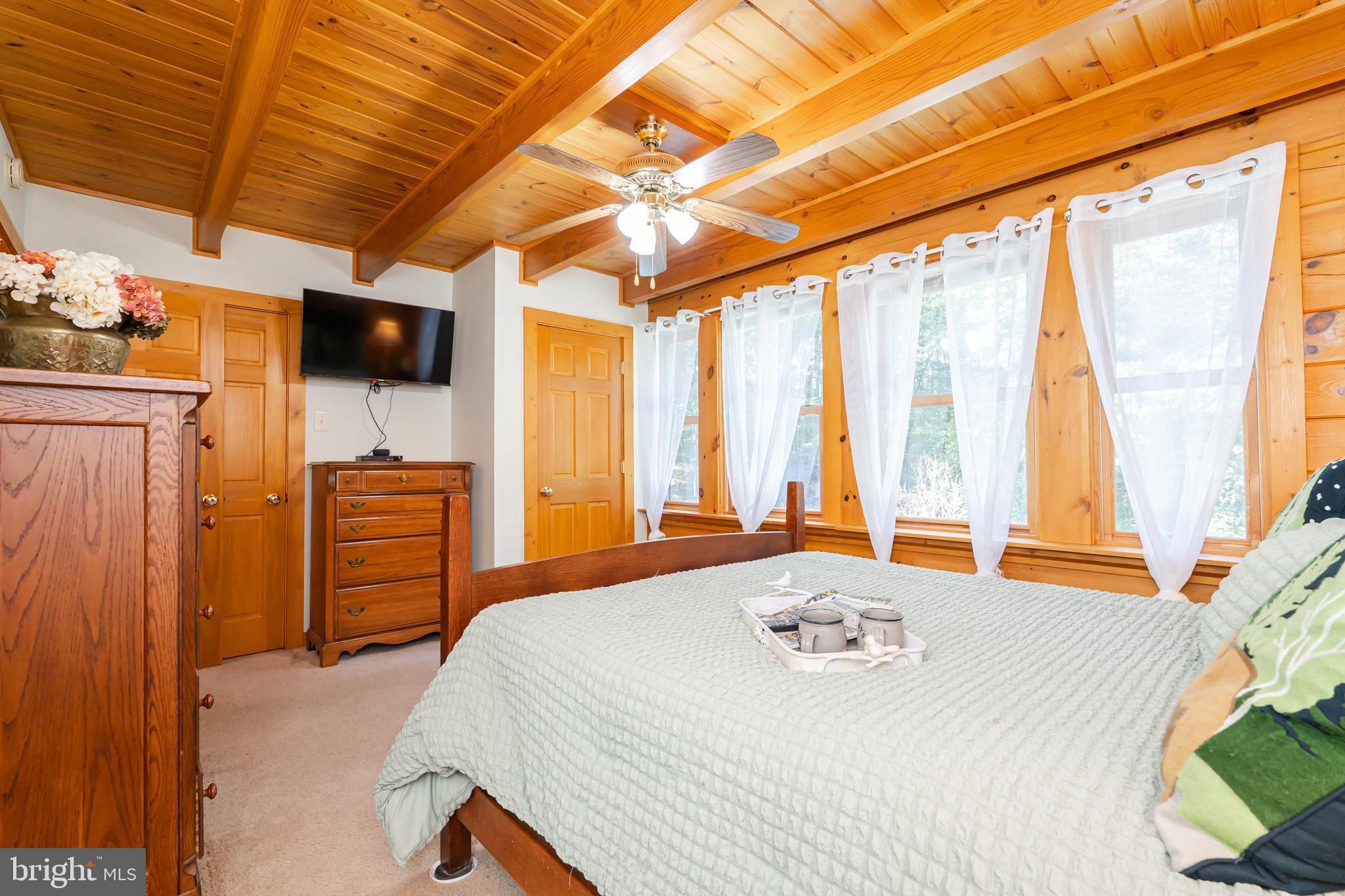 SLEEPY CREEK VIEW - Residential