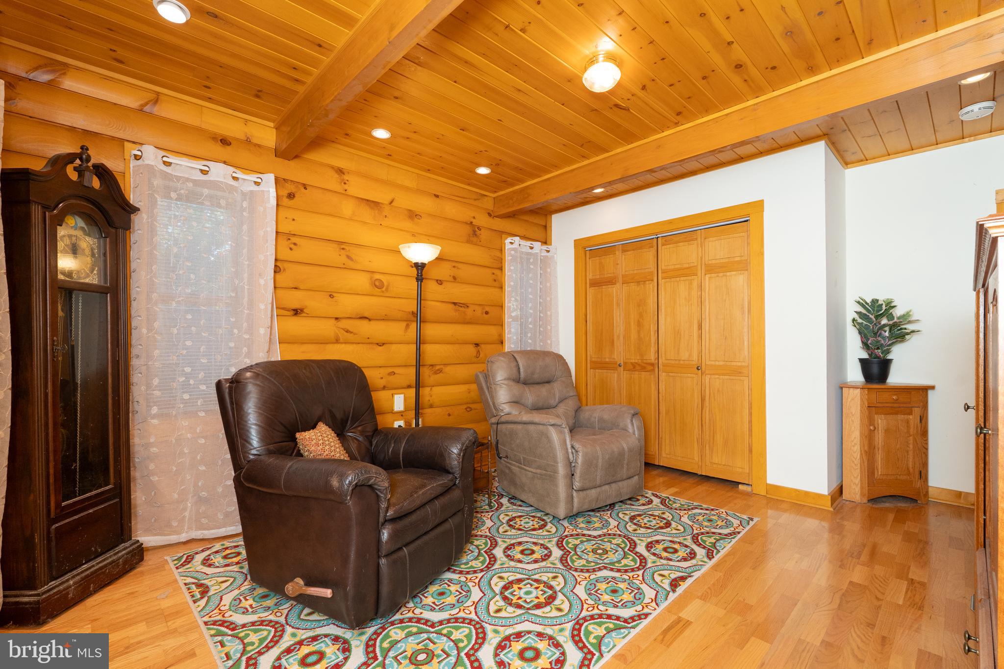 SLEEPY CREEK VIEW - Residential