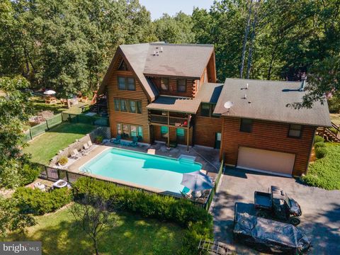 82 SABRINA LANE HEDGESVILLE WV 25427