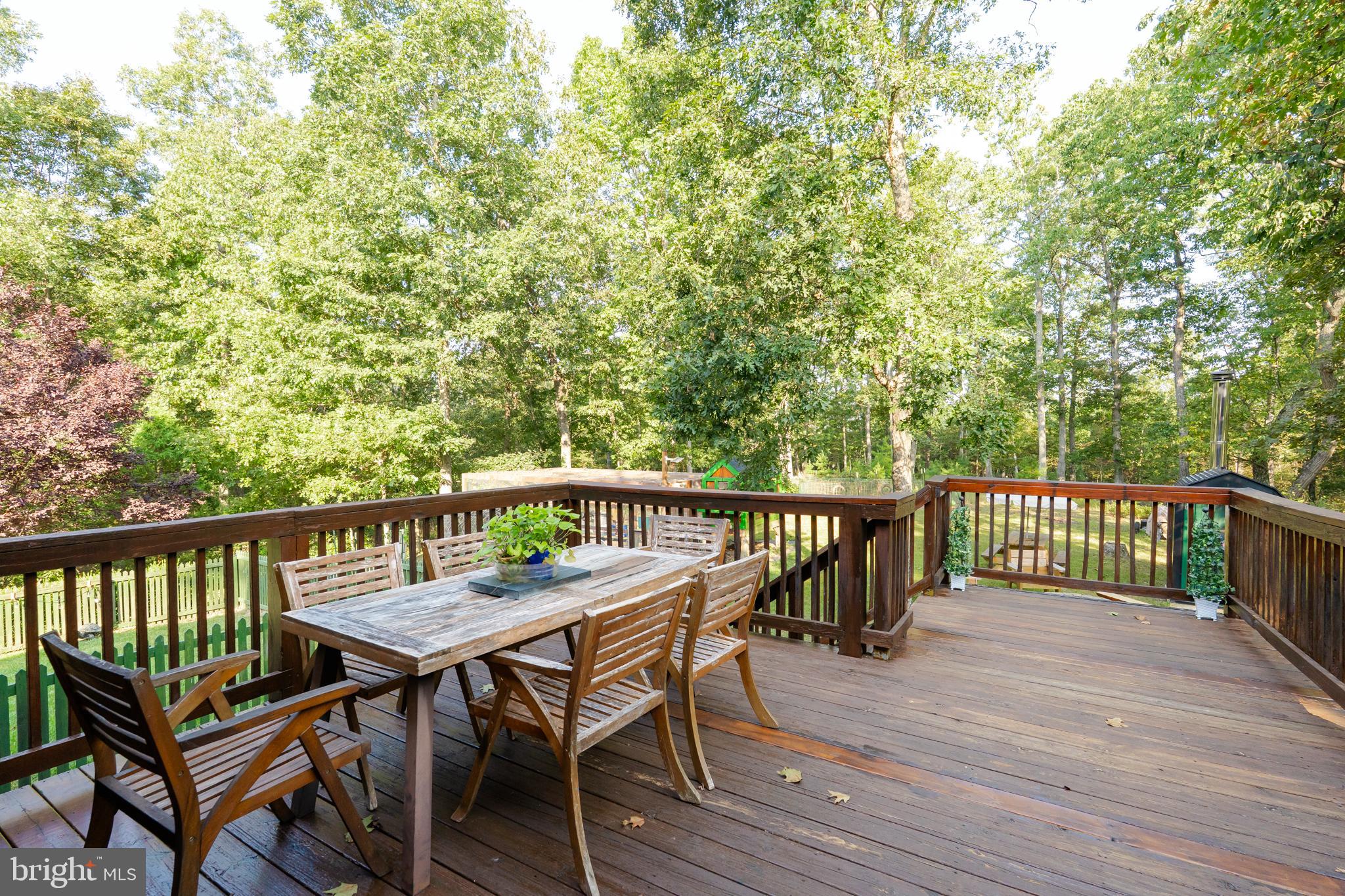 SLEEPY CREEK VIEW - Residential