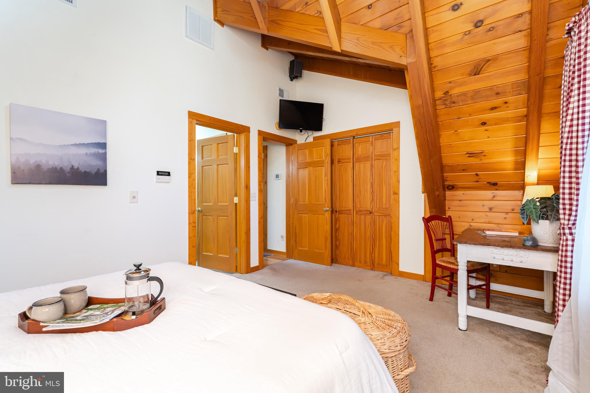 SLEEPY CREEK VIEW - Residential