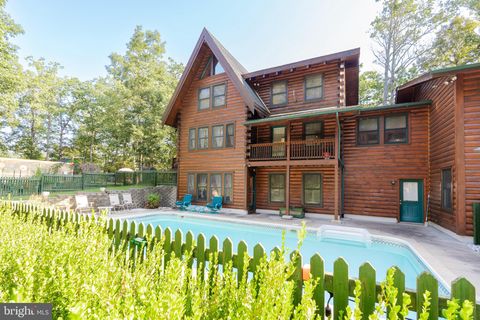 82 SABRINA LANE HEDGESVILLE WV 25427