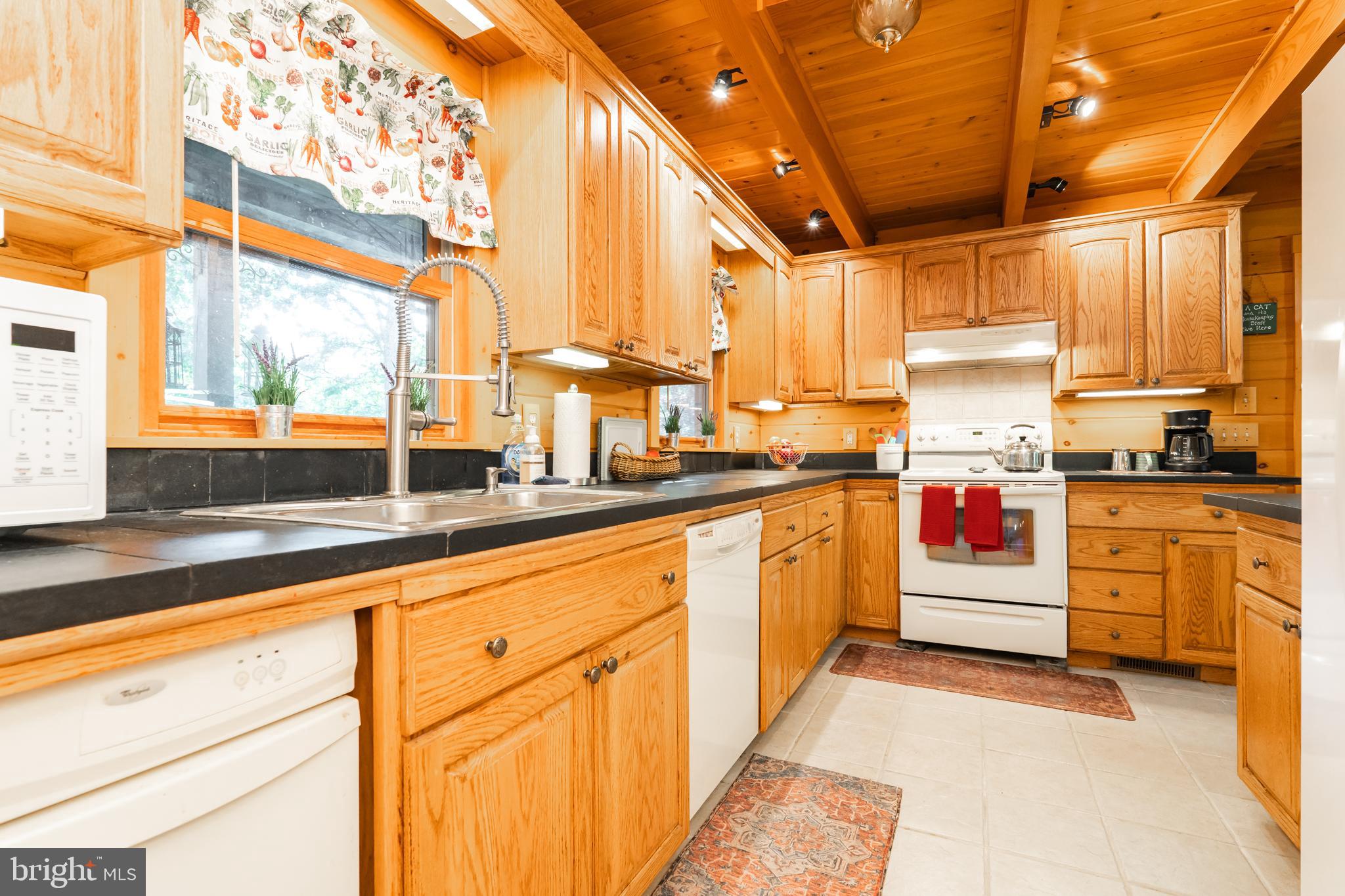 SLEEPY CREEK VIEW - Residential