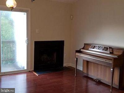 CLUSTERS AT WOODLAWN - Residential Lease