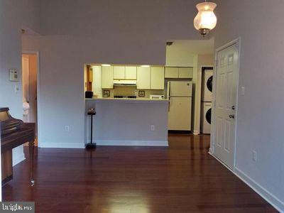 CLUSTERS AT WOODLAWN - Residential Lease