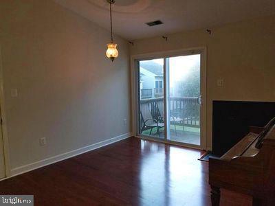 CLUSTERS AT WOODLAWN - Residential Lease