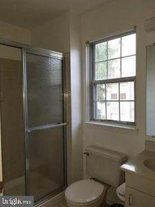 CLUSTERS AT WOODLAWN - Residential Lease