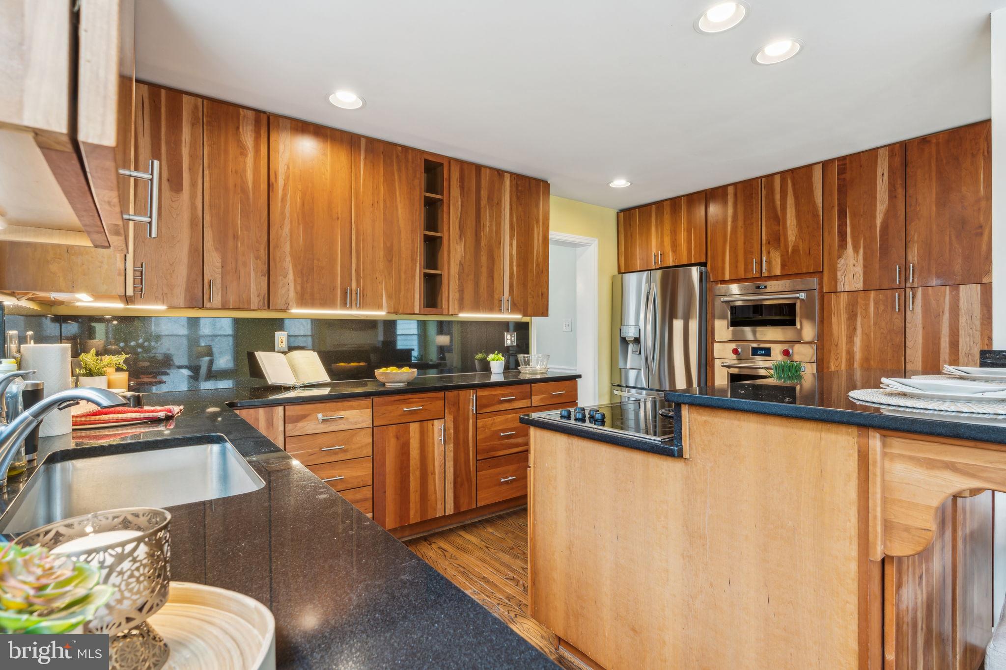 VILLAGE OF HICKORY RIDGE - Residential