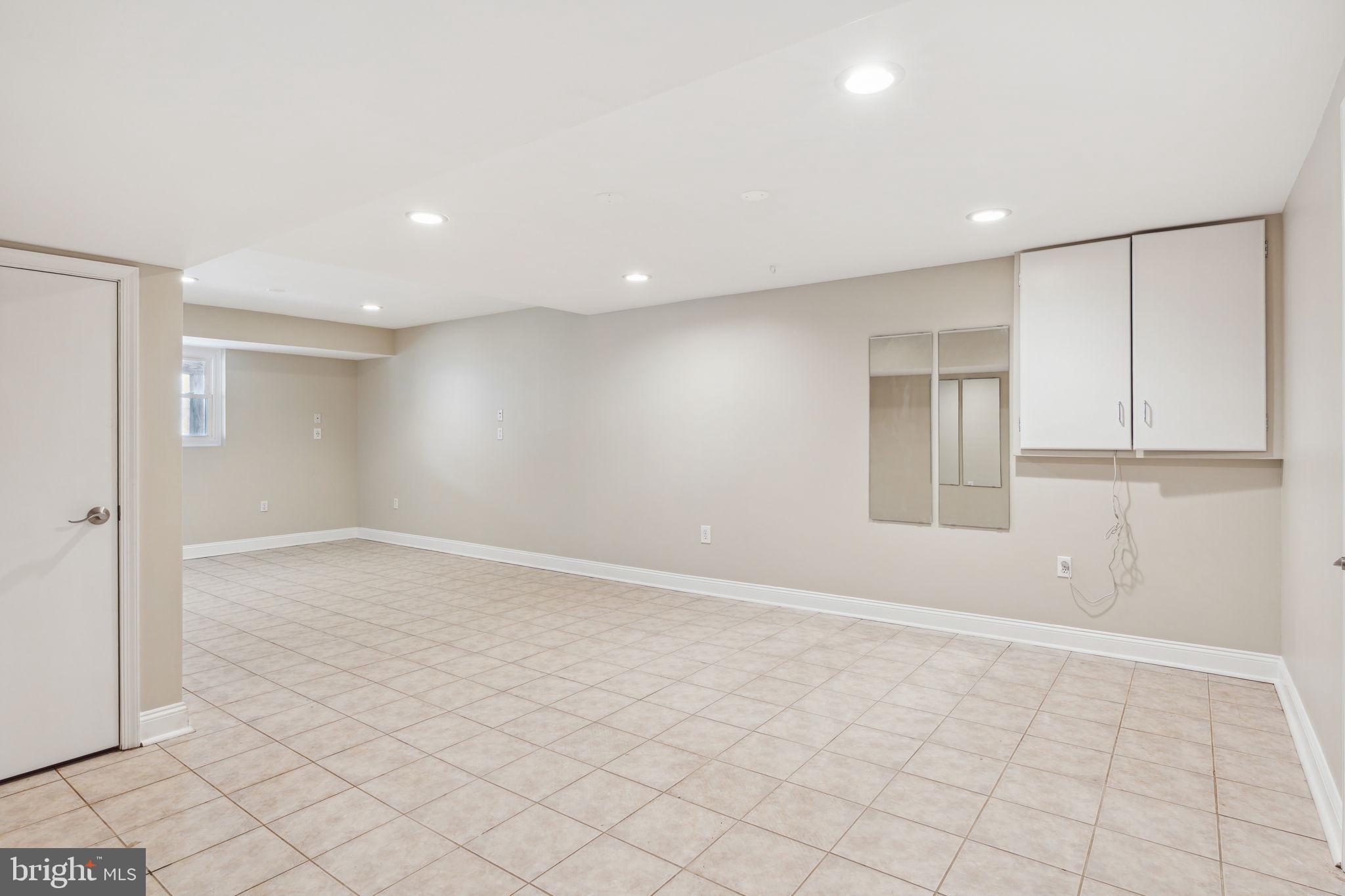 VILLAGE OF HICKORY RIDGE - Residential