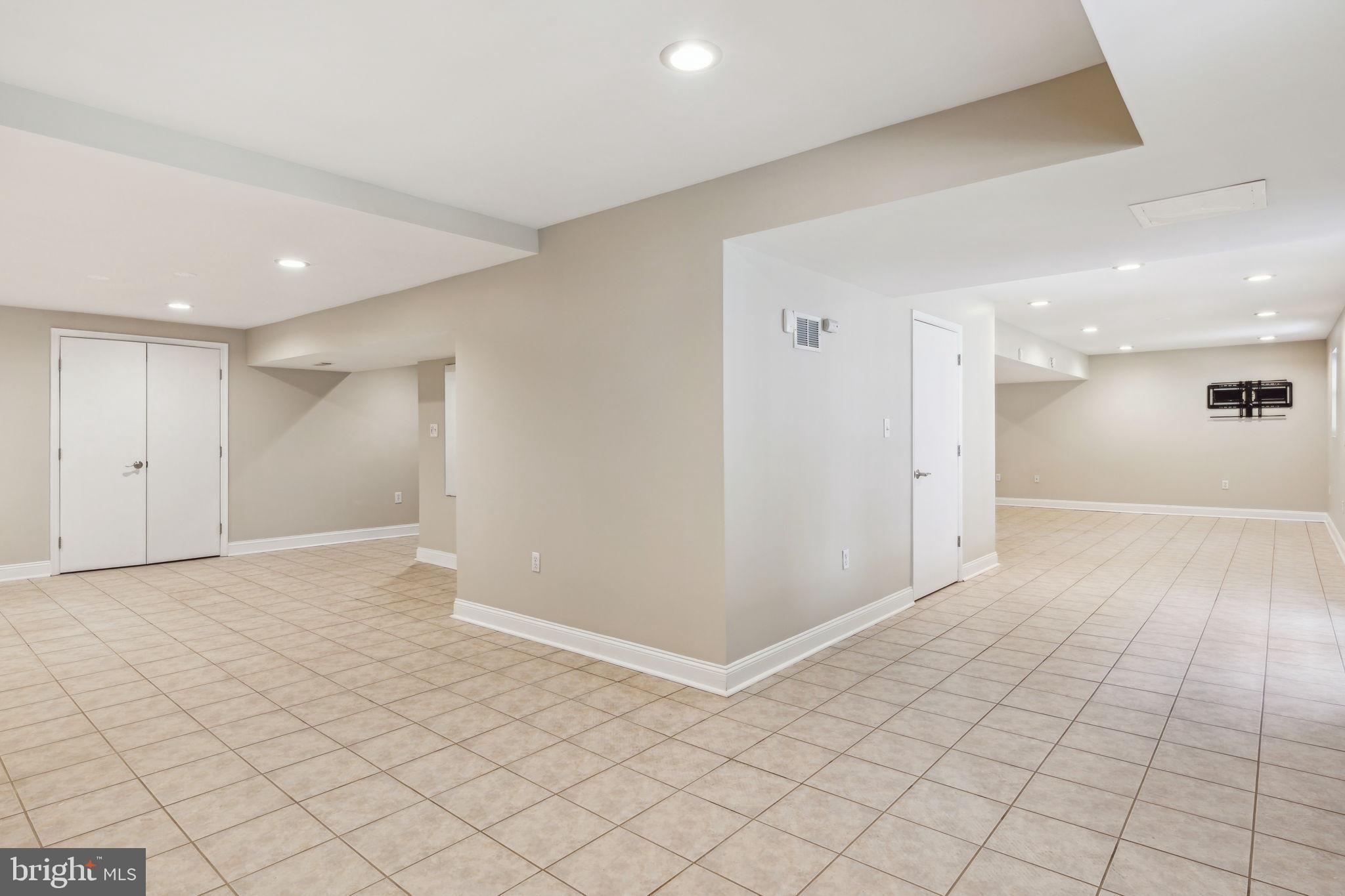 VILLAGE OF HICKORY RIDGE - Residential