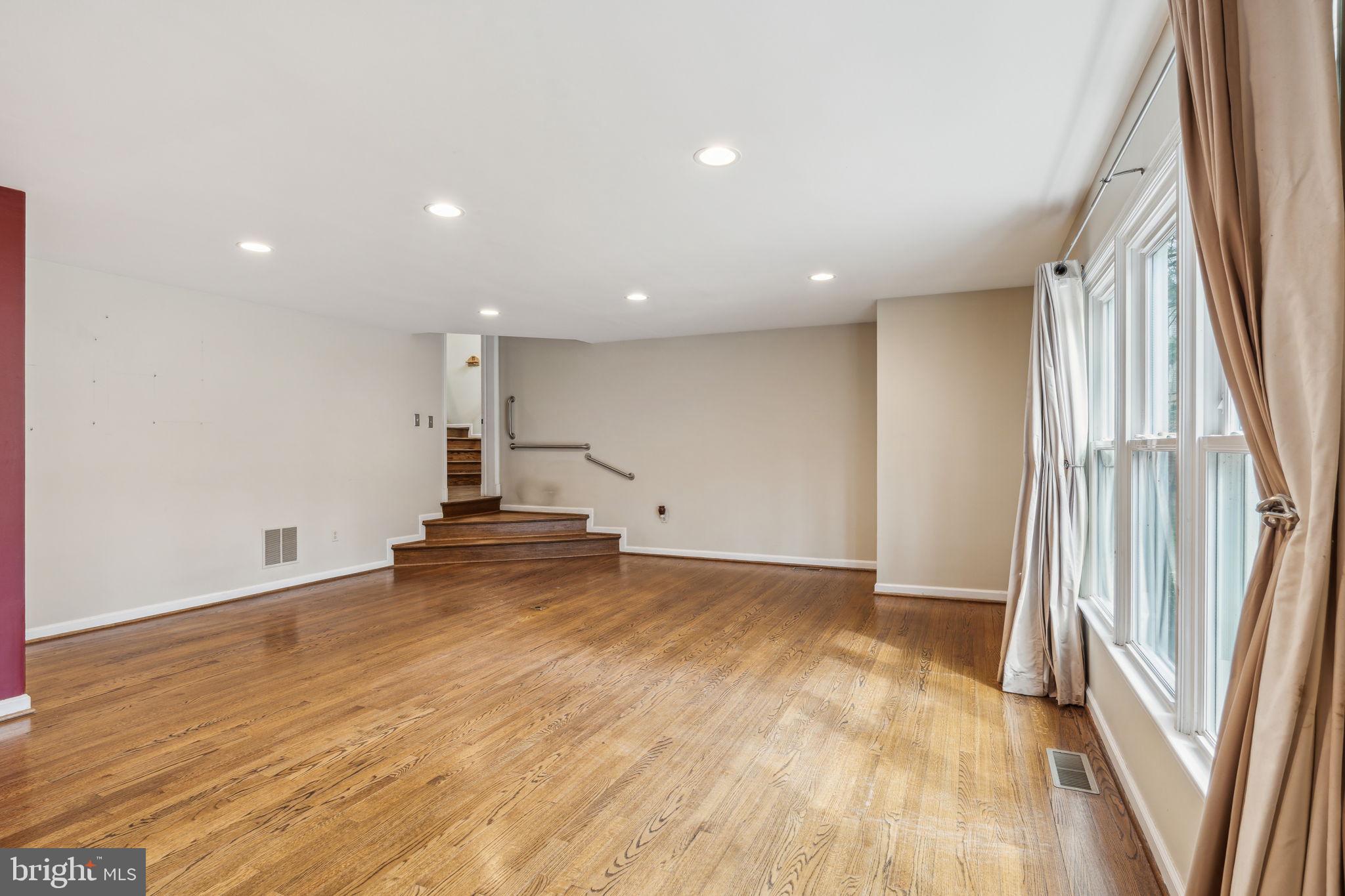 VILLAGE OF HICKORY RIDGE - Residential