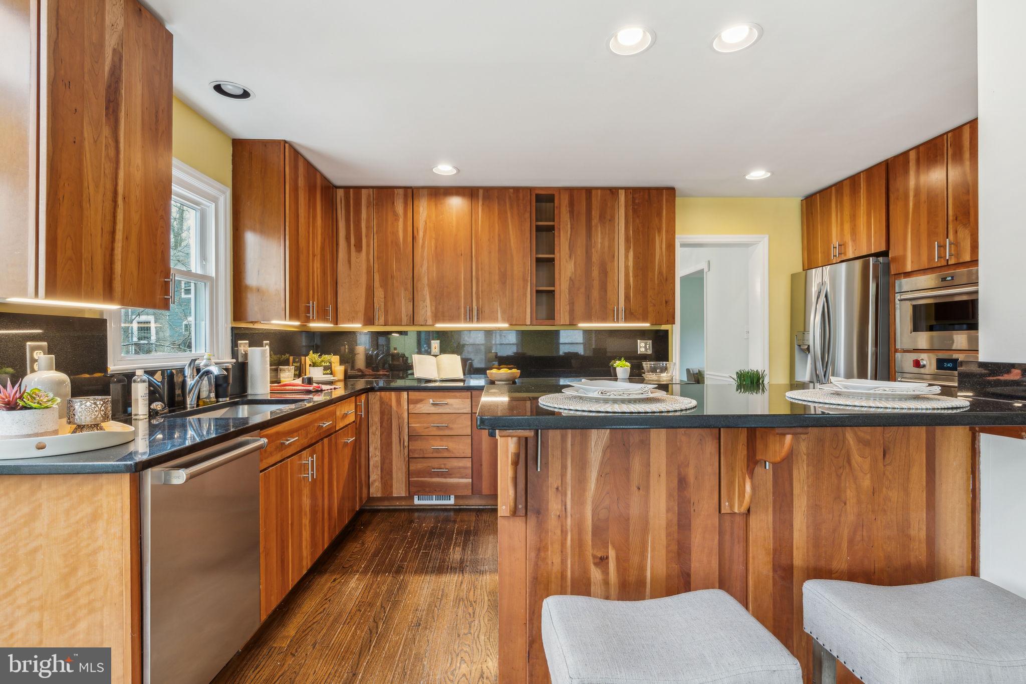 VILLAGE OF HICKORY RIDGE - Residential