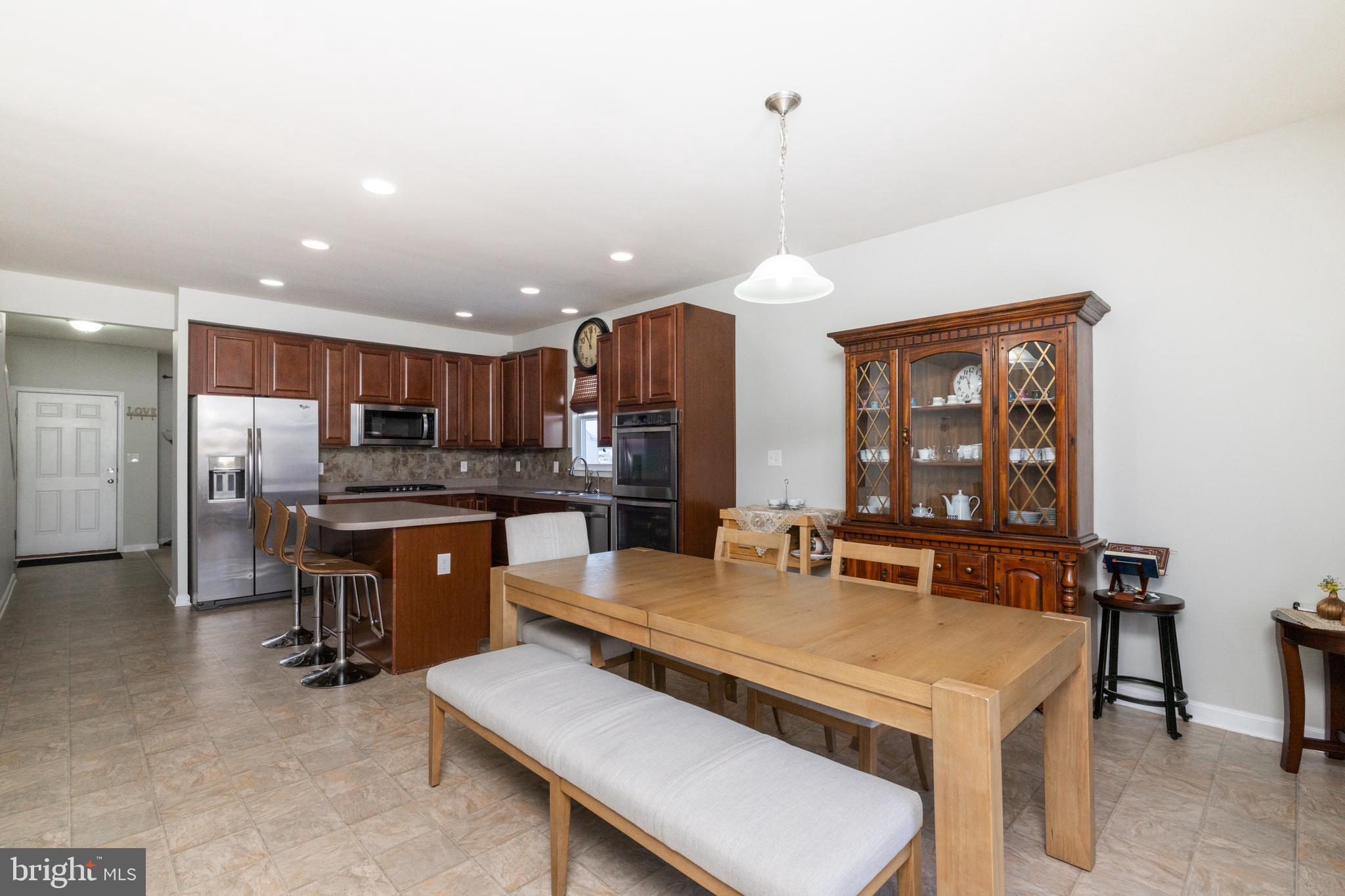 MEADOWS EDGE - Residential