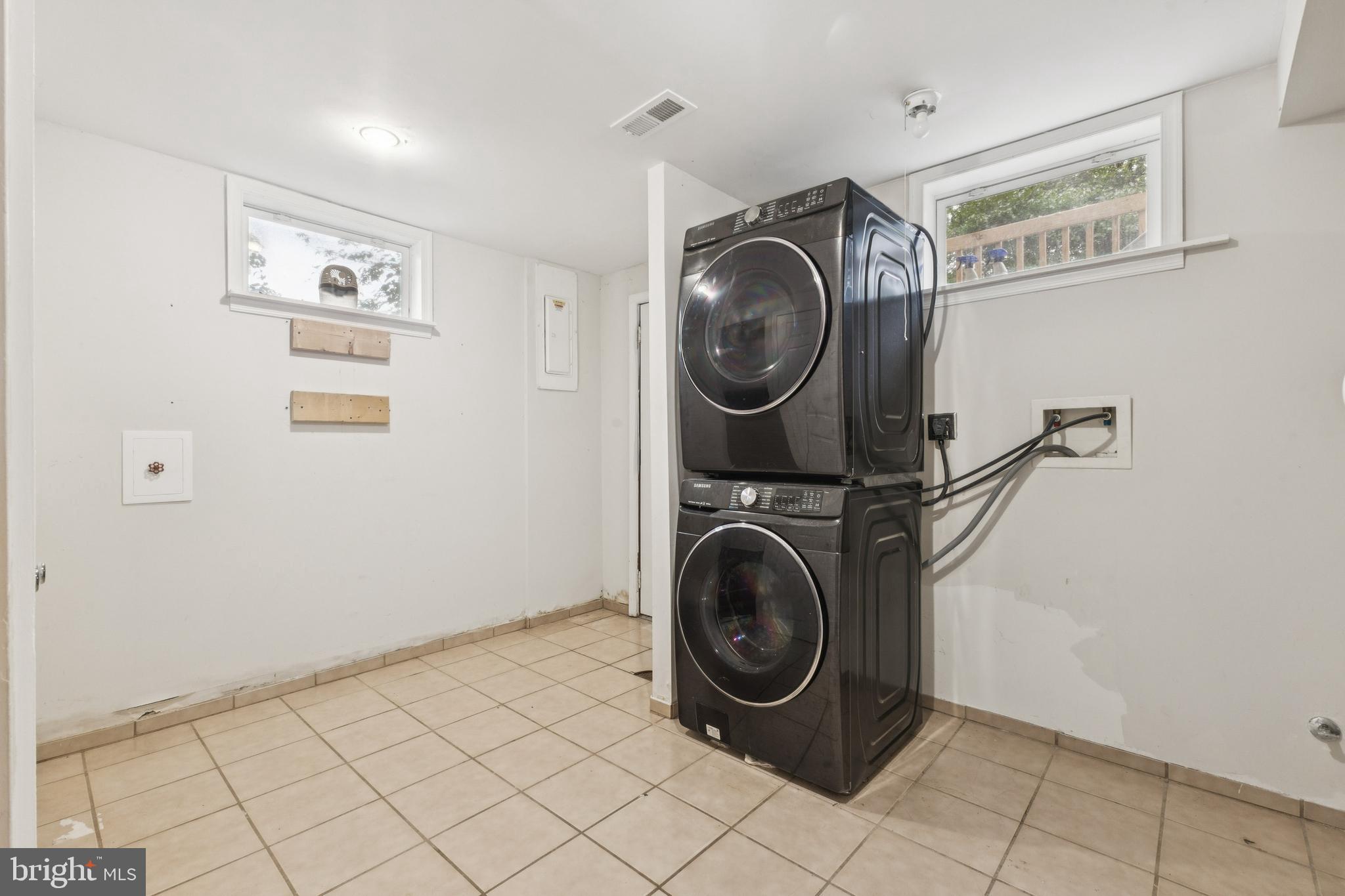 SHERATON HILLS - Residential