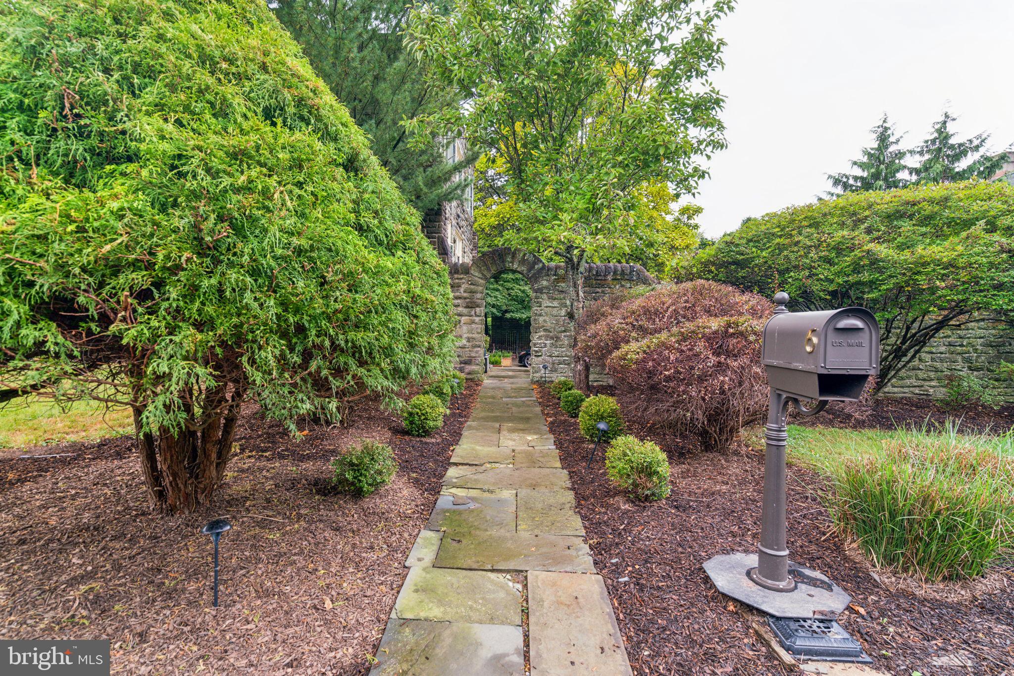 CHESTNUT HILL - Residential