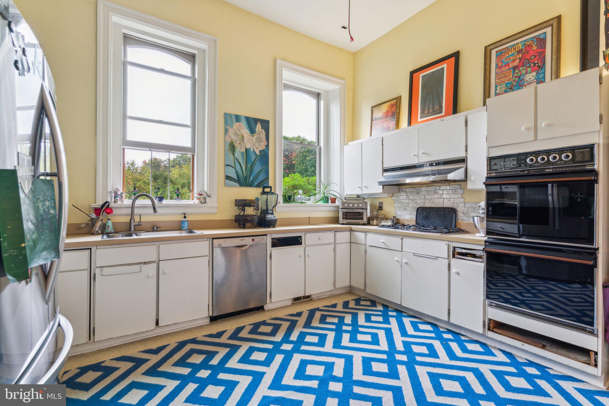 CHESTNUT HILL - Residential