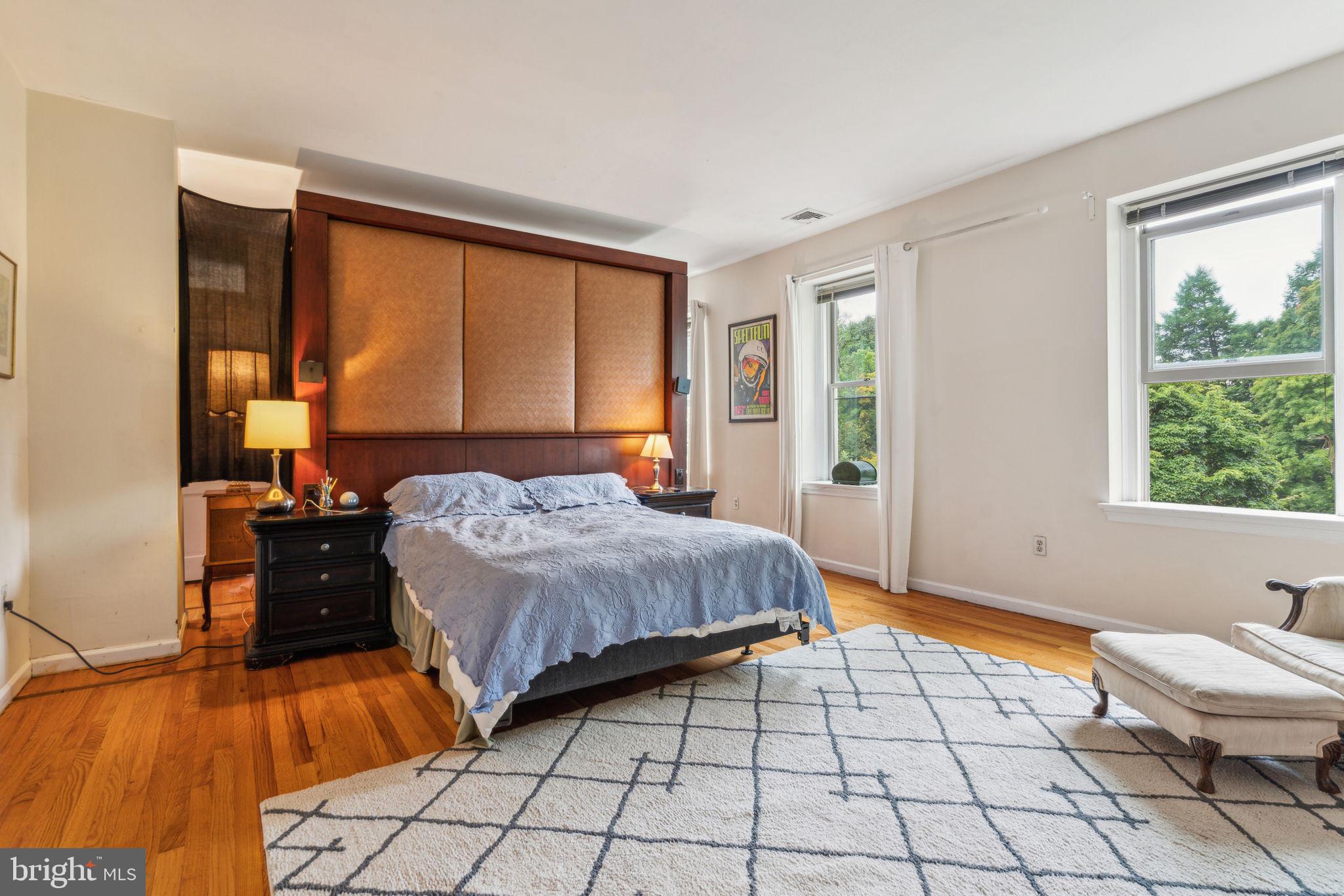 CHESTNUT HILL - Residential