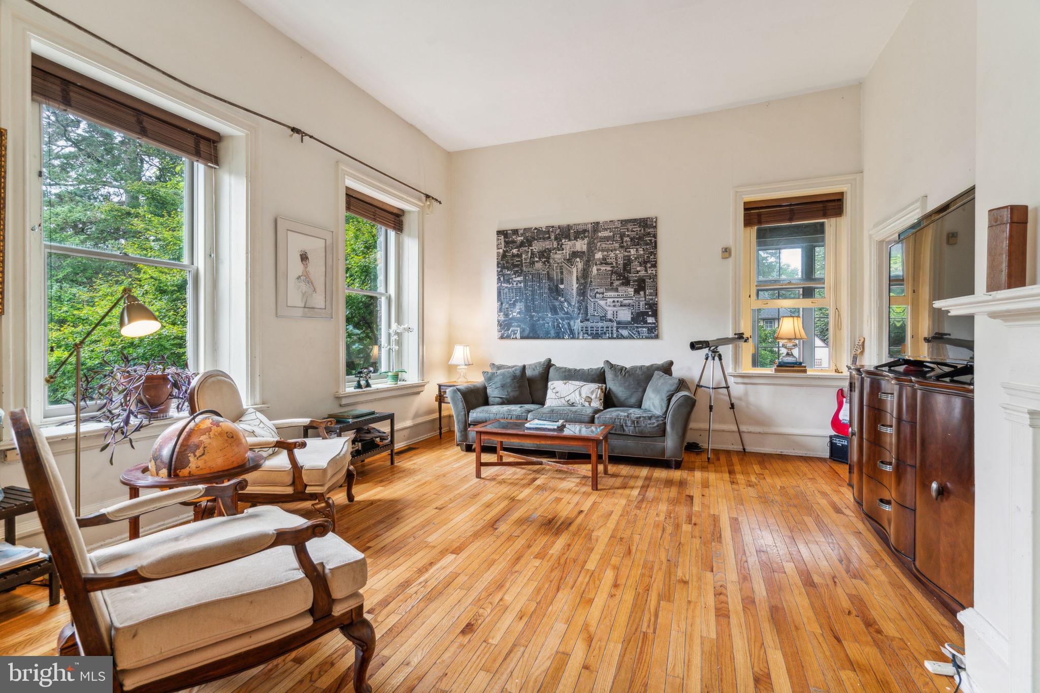 CHESTNUT HILL - Residential