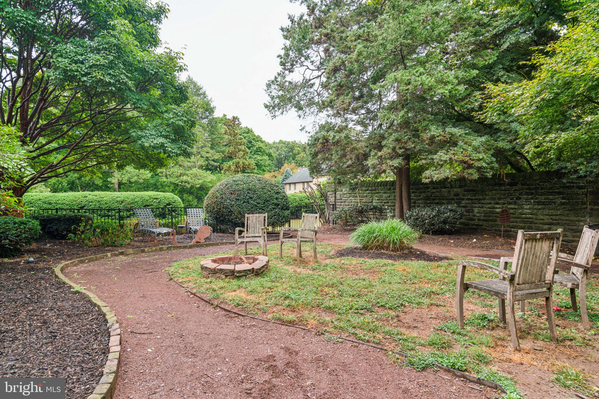 CHESTNUT HILL - Residential