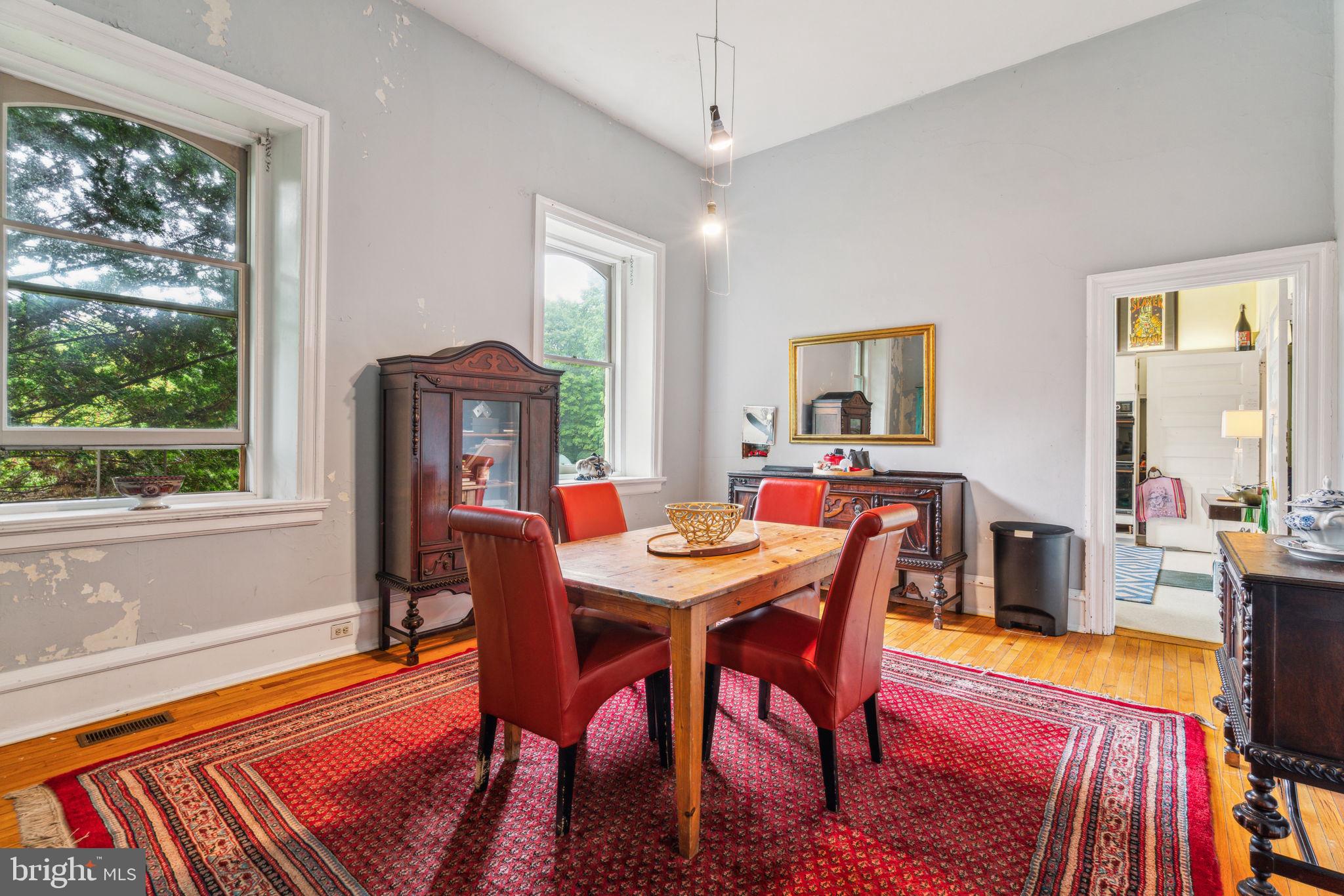 CHESTNUT HILL - Residential