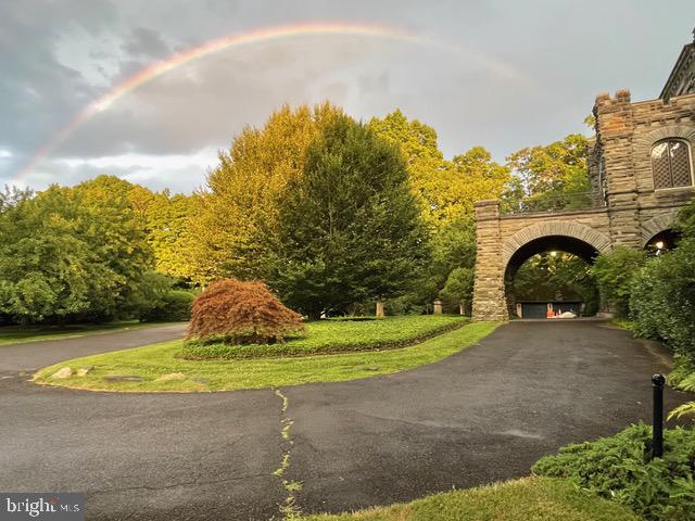 CHESTNUT HILL - Residential