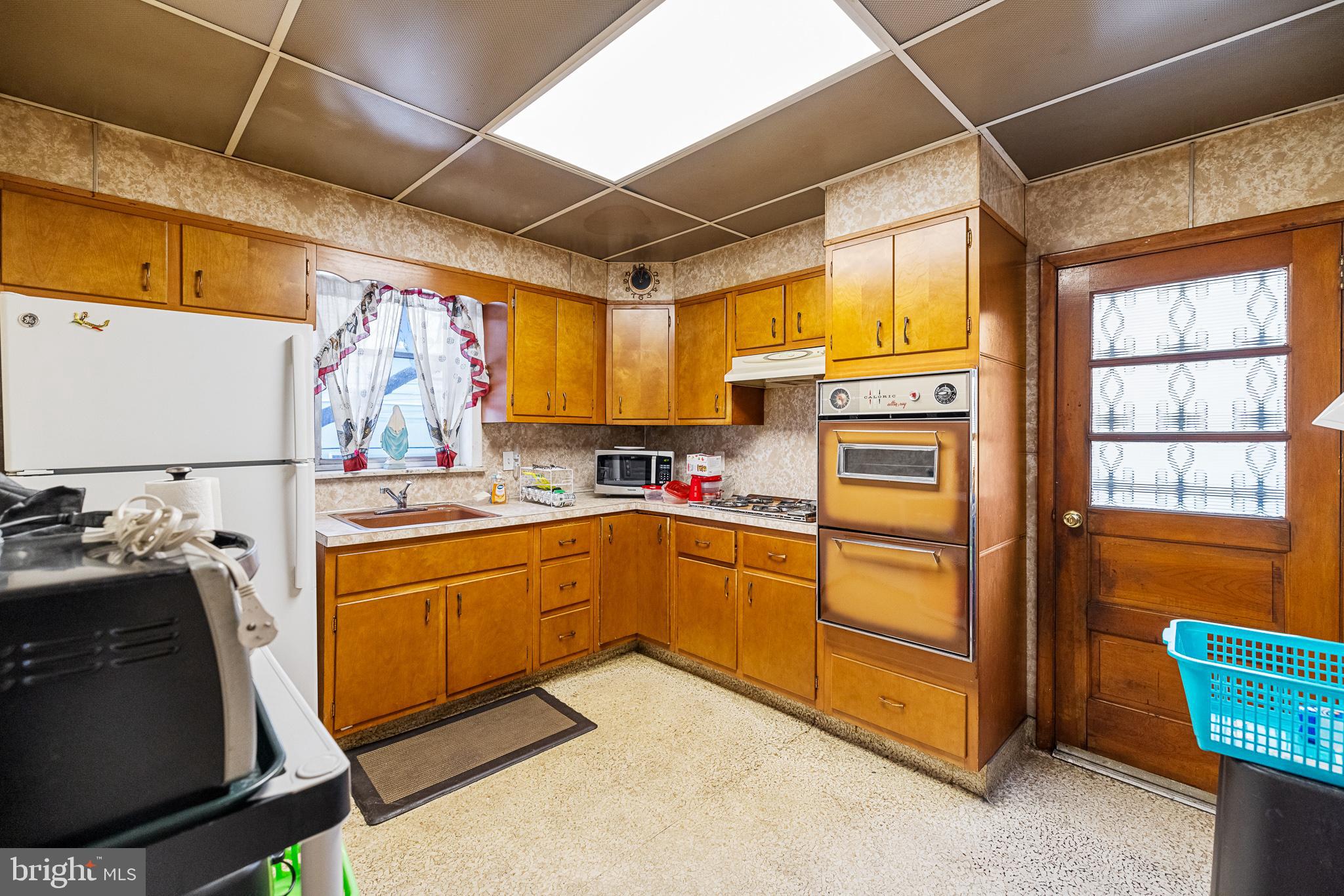 GIRARD ESTATES - Residential