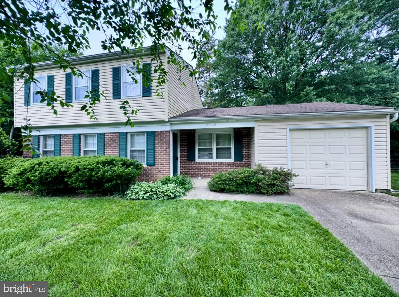 Charming 3-Bedroom Rental Ready for Immediate Move-In!
Welcome home to this well-maintained 3-bedroom, 1.5-bath property that’s ready for lease! Offering a spacious layout, bright living areas, and comfortable bedrooms, this home is perfect for easy everyday living. Enjoy a functional kitchen, updated flooring, and ample storage throughout. Conveniently located near shopping, dining, and commuter routes. Don’t miss the opportunity to lease this inviting space—schedule your showing today! Landlord is looking for a 3yr lease
Apply here- https://apply.link/aAq6ezk