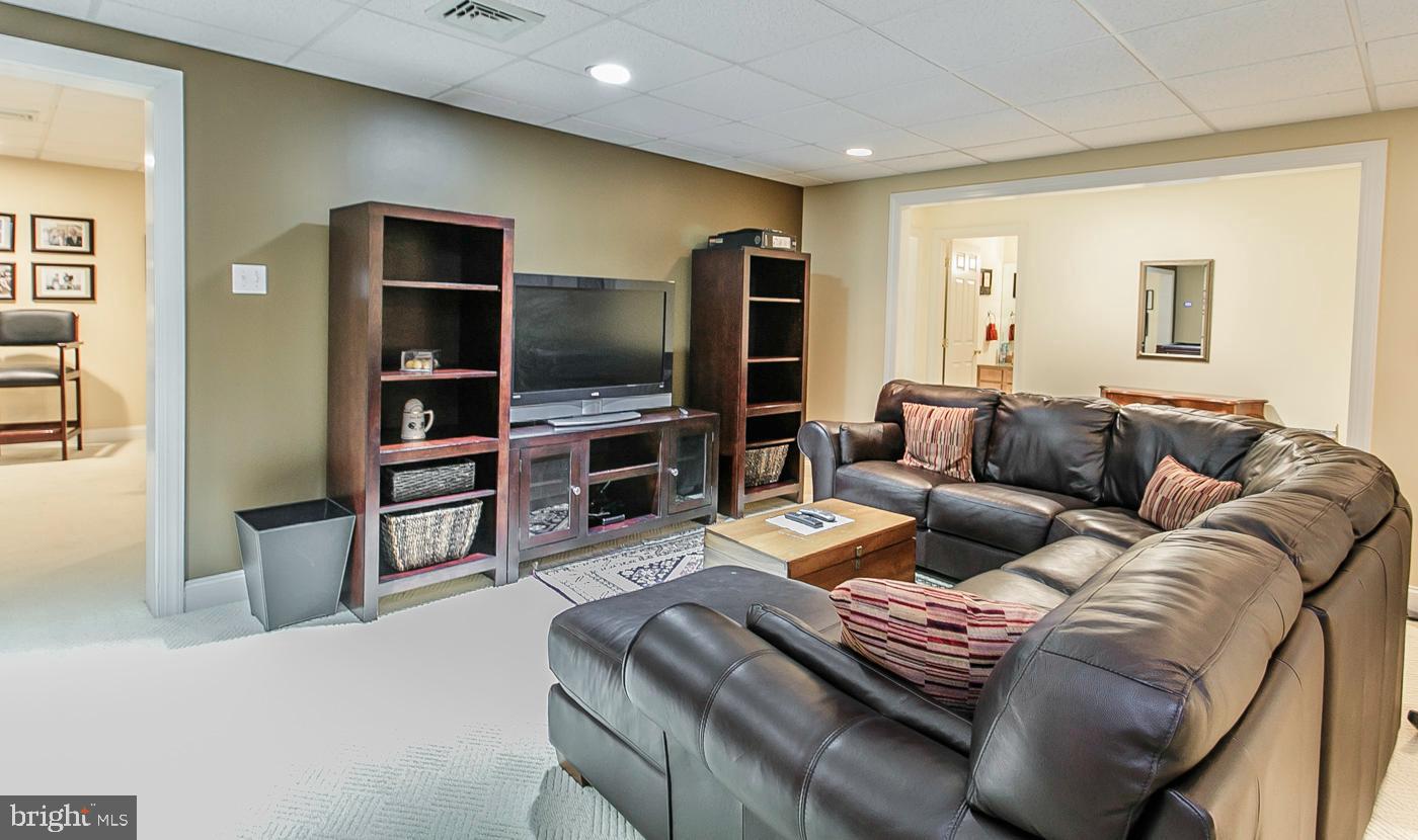 BUTTONWOOD FARMS - Residential