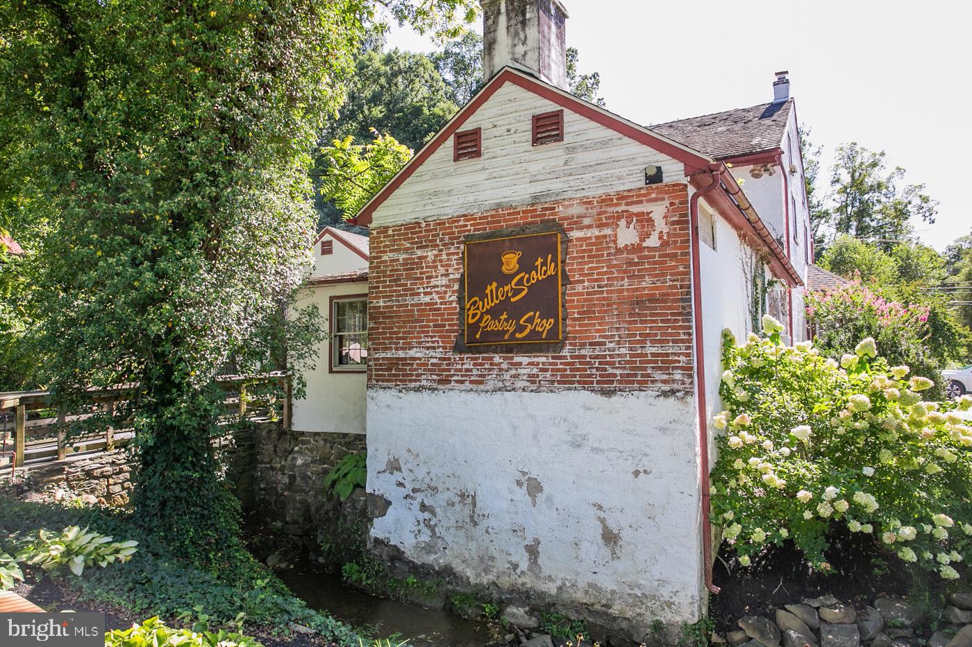 BUTTONWOOD FARMS - Residential