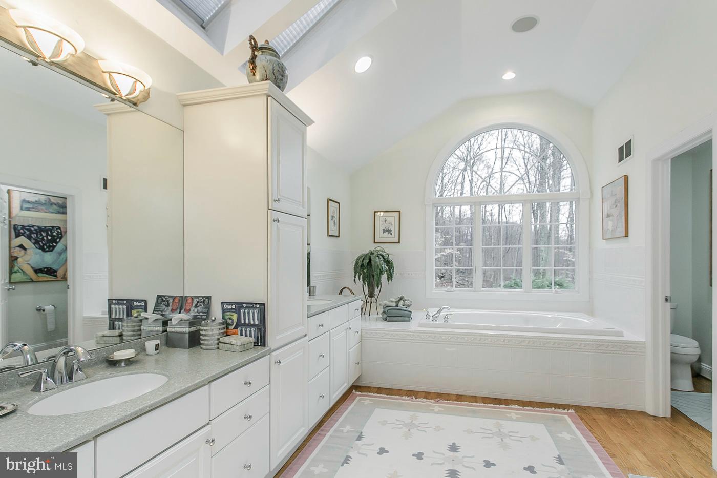 BUTTONWOOD FARMS - Residential