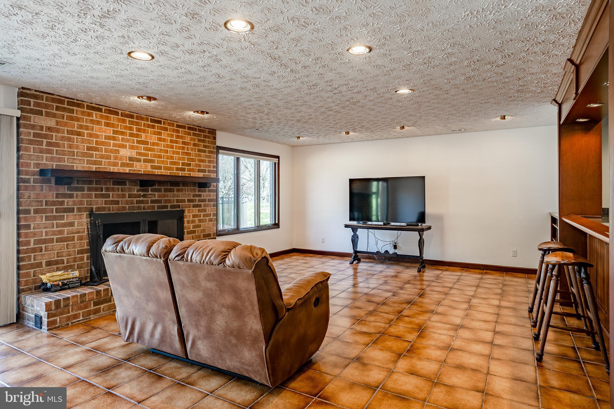 BATTERY POINT FARMS - Residential