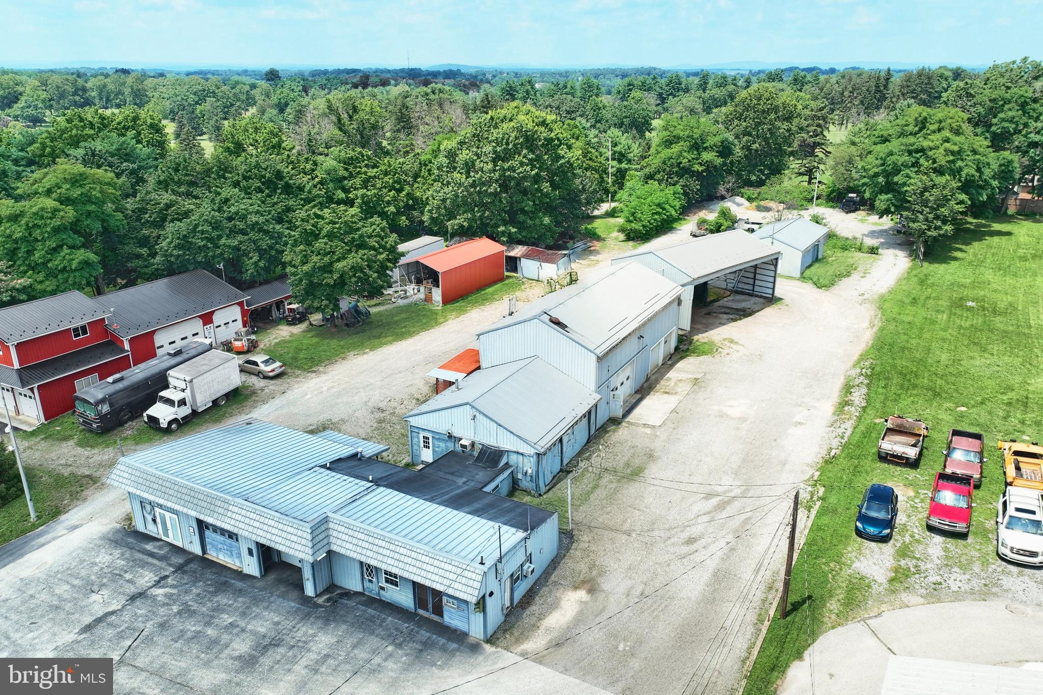 7685 LINCOLN HIGHWAY