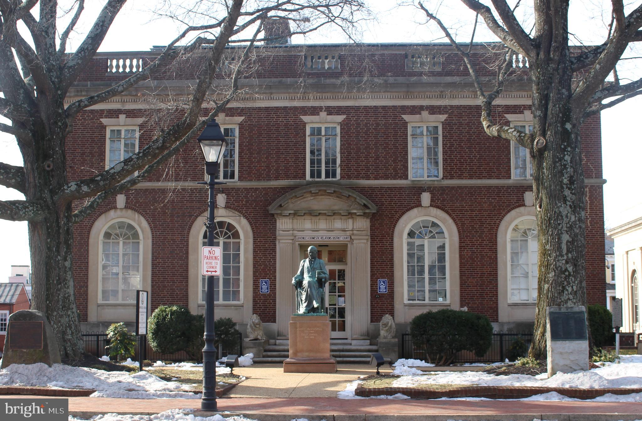 LEEDS SQUARE - Residential Lease