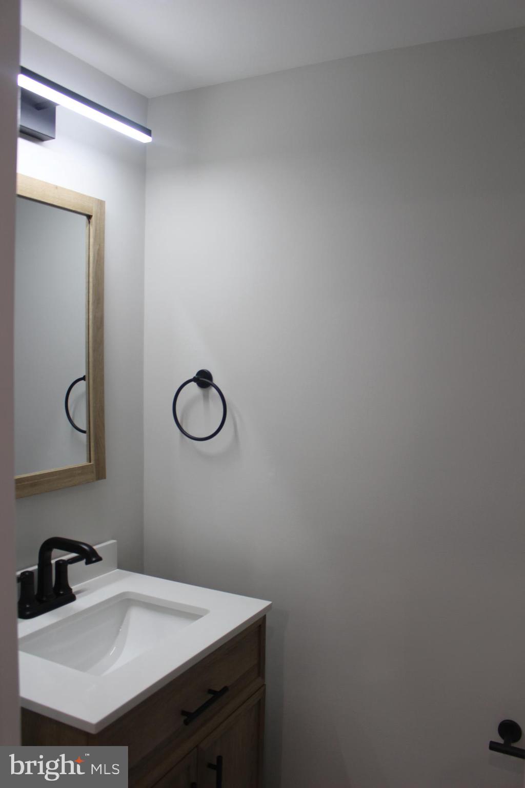 LEEDS SQUARE - Residential Lease