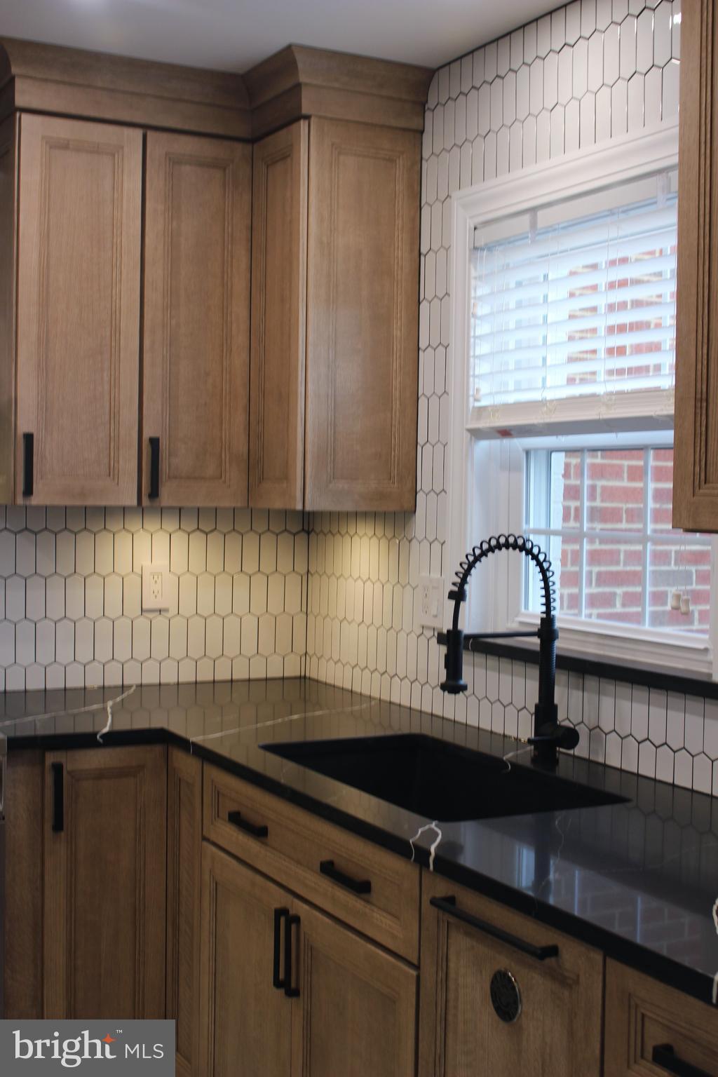 LEEDS SQUARE - Residential Lease