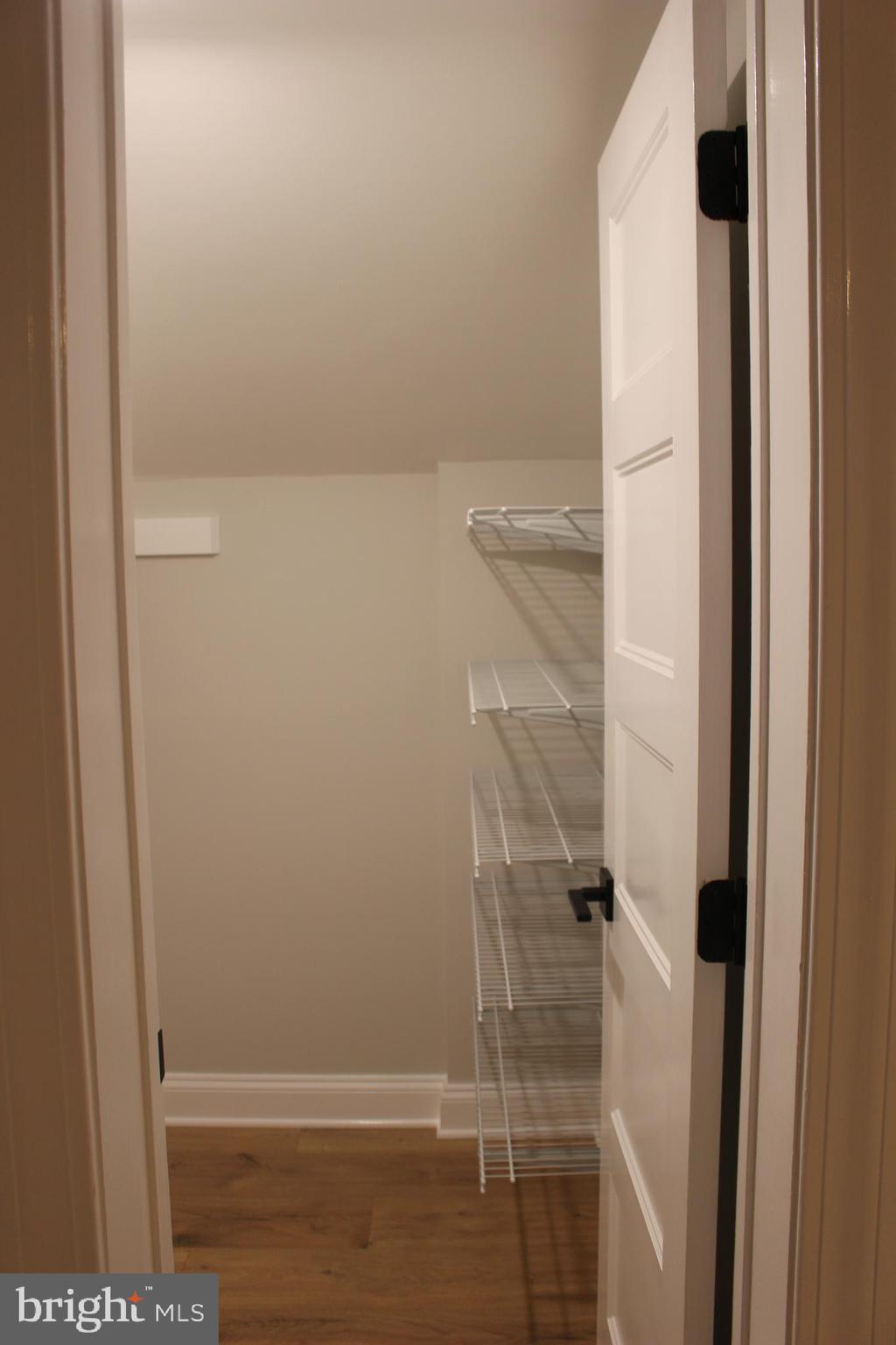 LEEDS SQUARE - Residential Lease