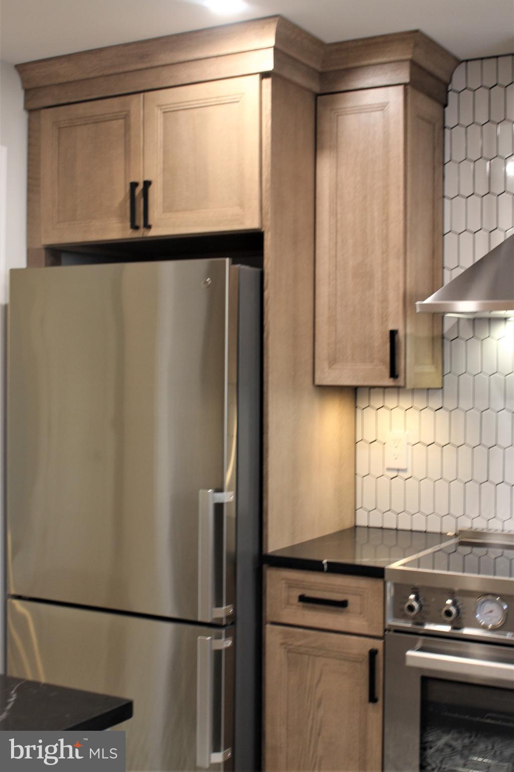 LEEDS SQUARE - Residential Lease