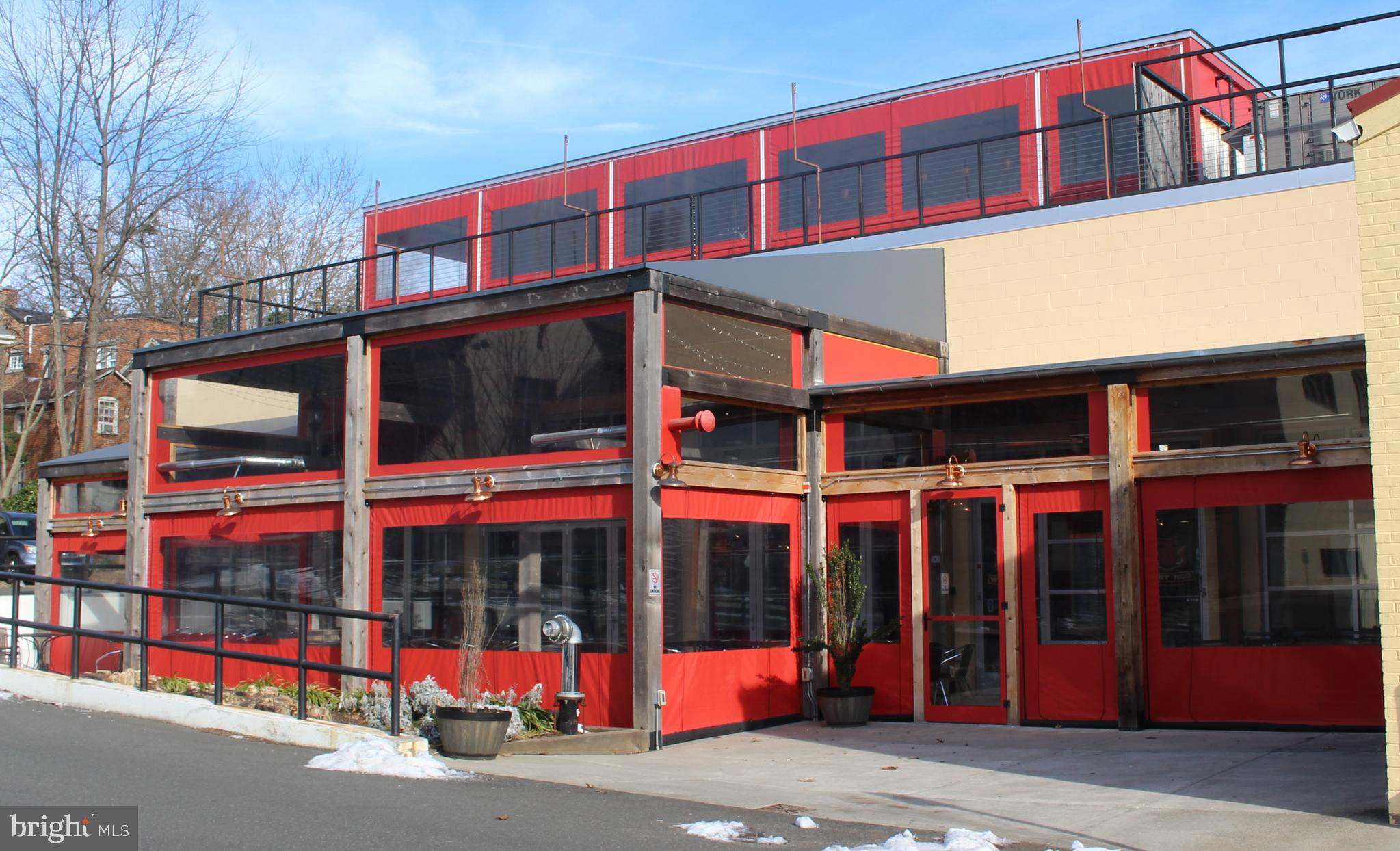 LEEDS SQUARE - Residential Lease