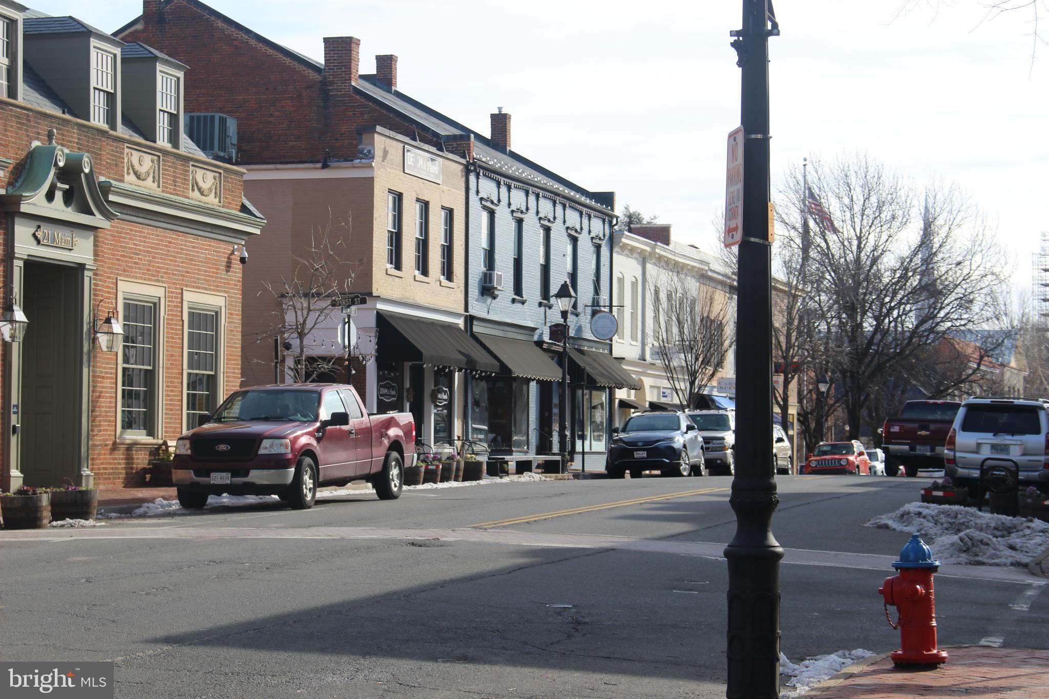 LEEDS SQUARE - Residential Lease