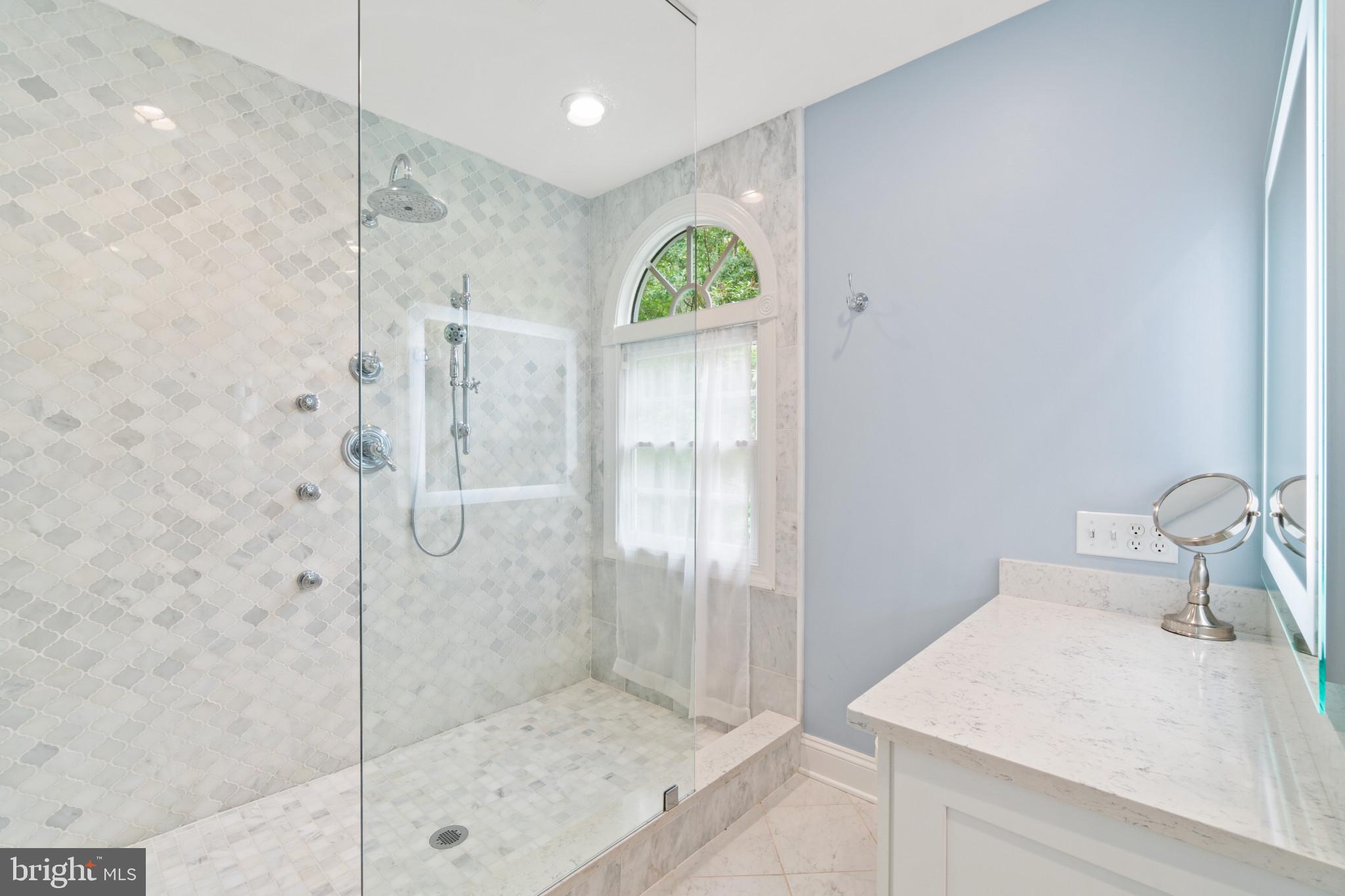 CRESTWOOD - Residential