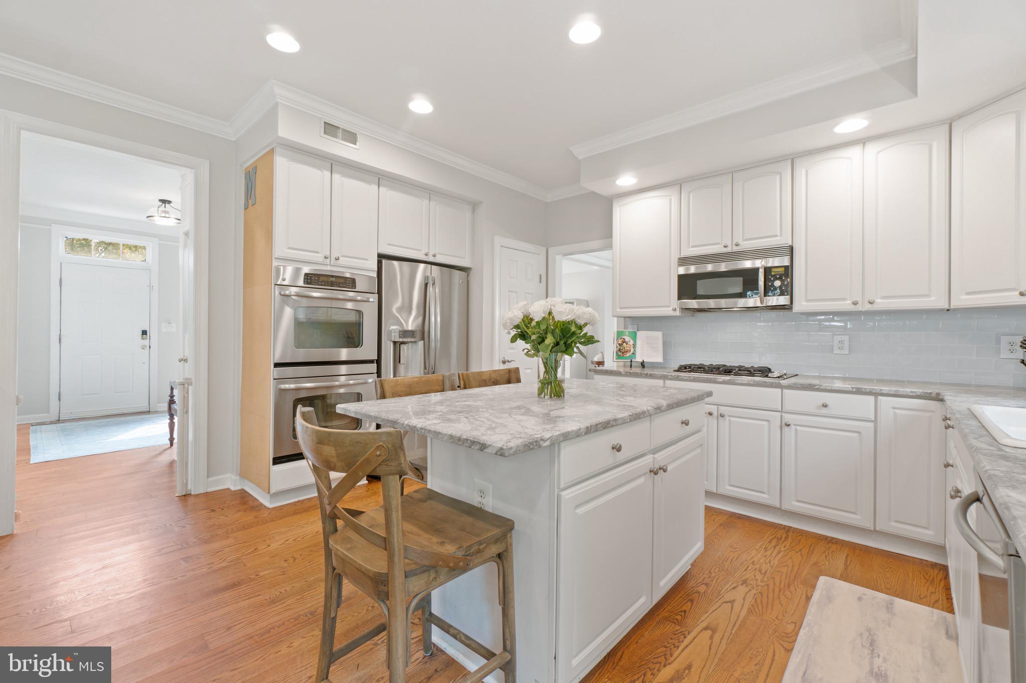 CRESTWOOD - Residential