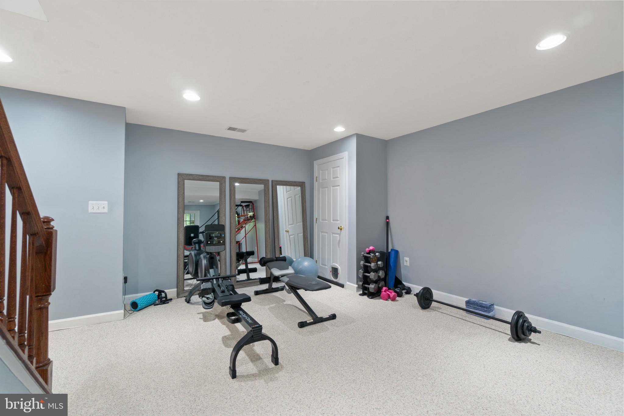 CRESTWOOD - Residential