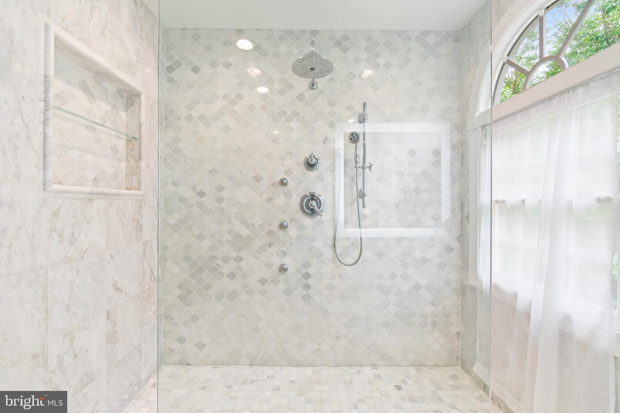 CRESTWOOD - Residential