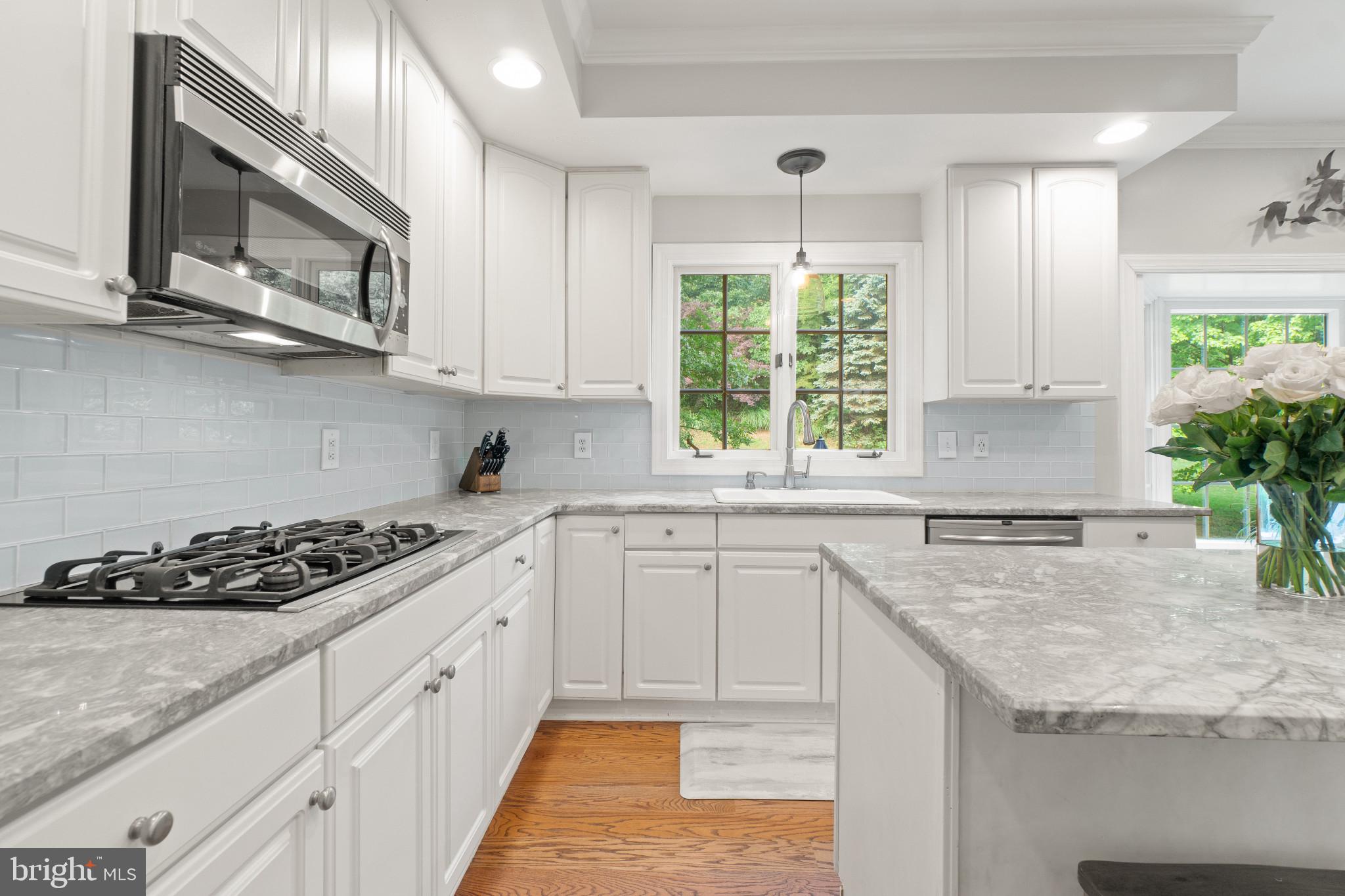 CRESTWOOD - Residential