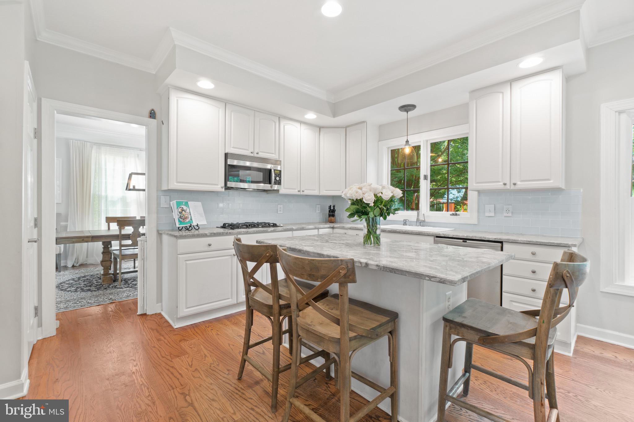 CRESTWOOD - Residential