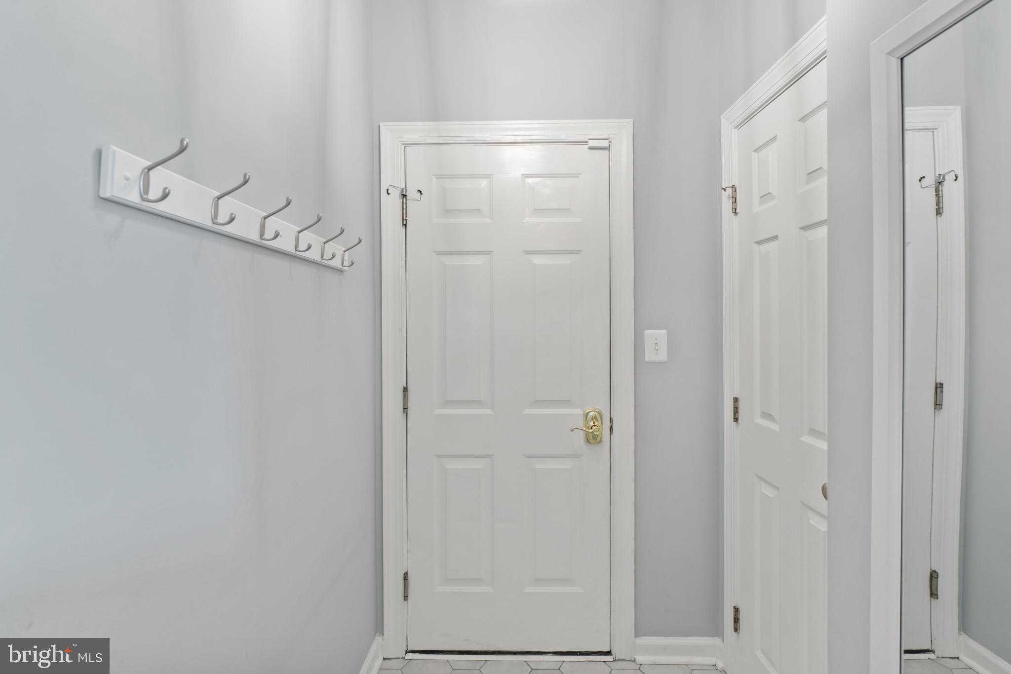 CRESTWOOD - Residential