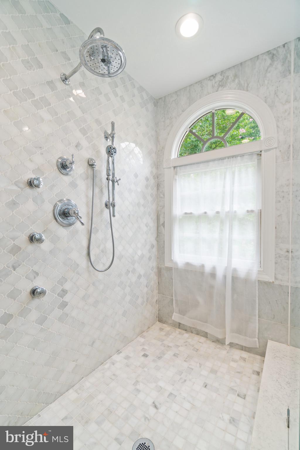 CRESTWOOD - Residential