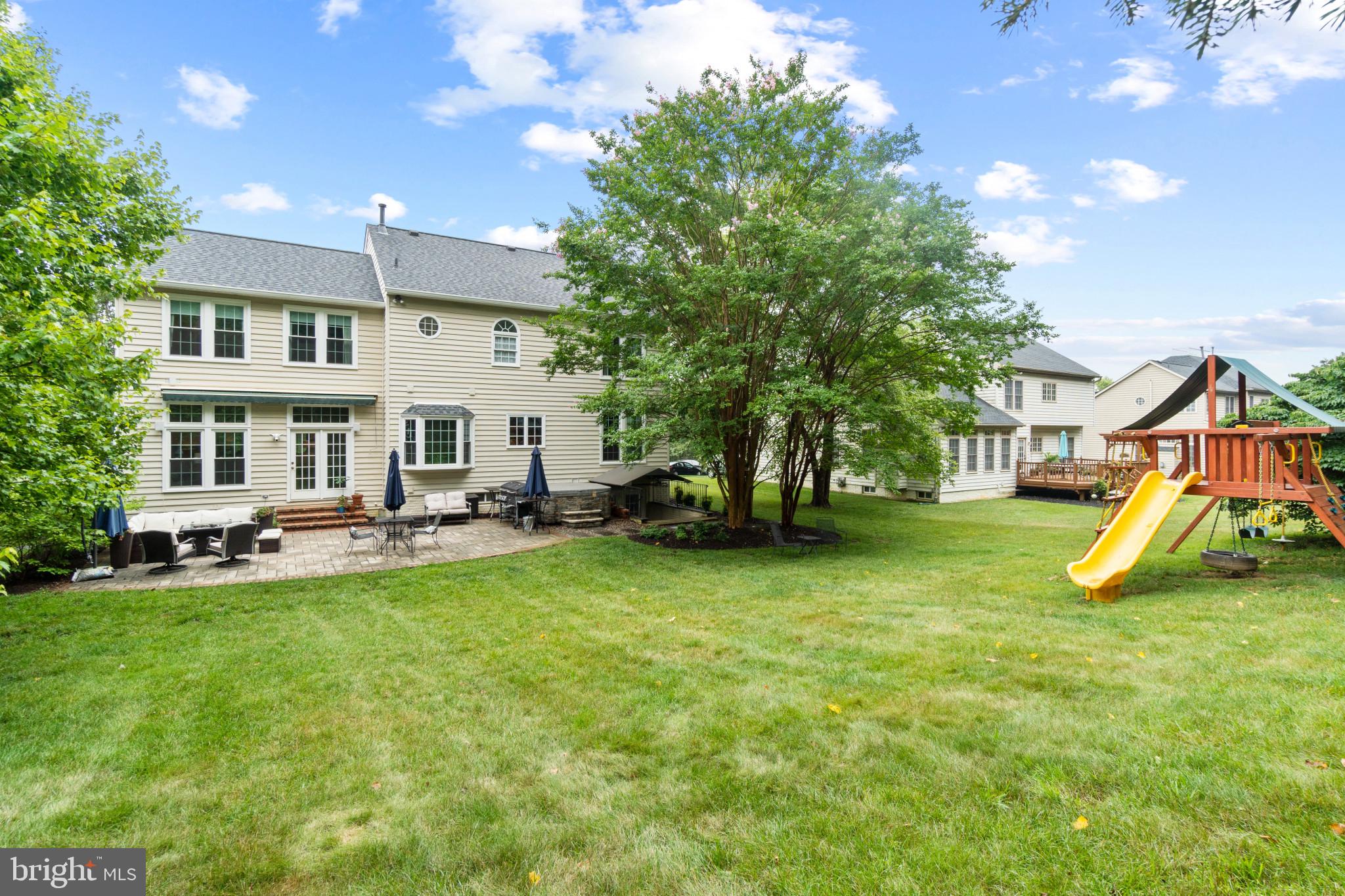 CRESTWOOD - Residential